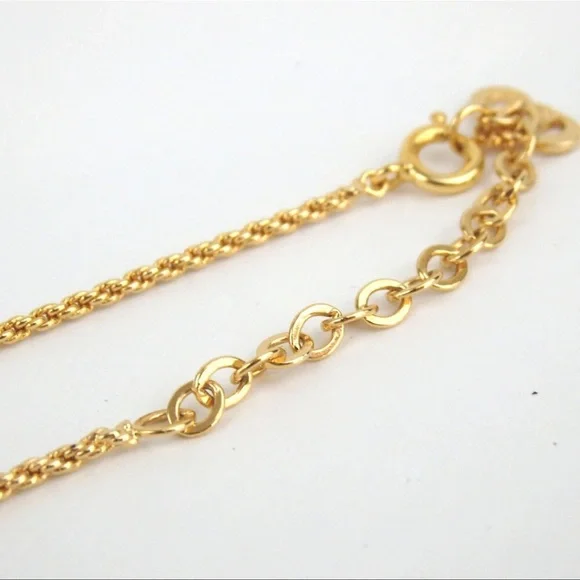 ❌SOLD❌ EUC Authentic Christian Dior Necklace with Rhinestone - Picture 4 of 6